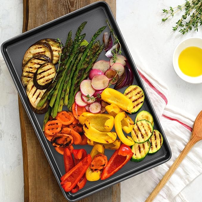Tiawudi Baking Sheet Pan Set, 0.8mm Thick Heavy Duty Cookie Sheet with Diamond Texture Pattern, Nonstick Baking Tray for Oven, Carbon Steel Half, Jerry Roll Pan, Set of 3
