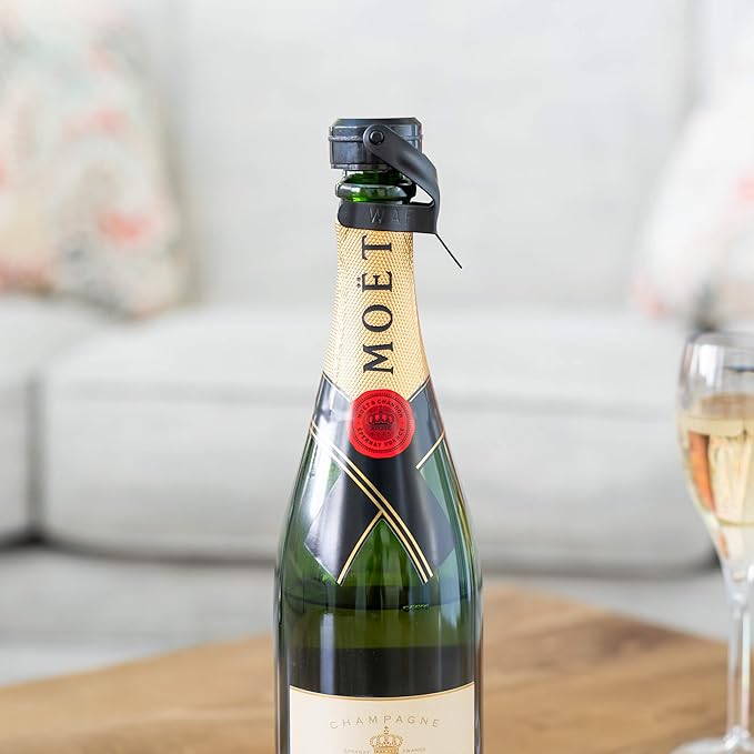 KLOVEO Champagne Stopper Black - Patented Seal - Made in Italy - WAF Plastic Bottle Stopper - Prosecco, Sparkling Wine, Cava