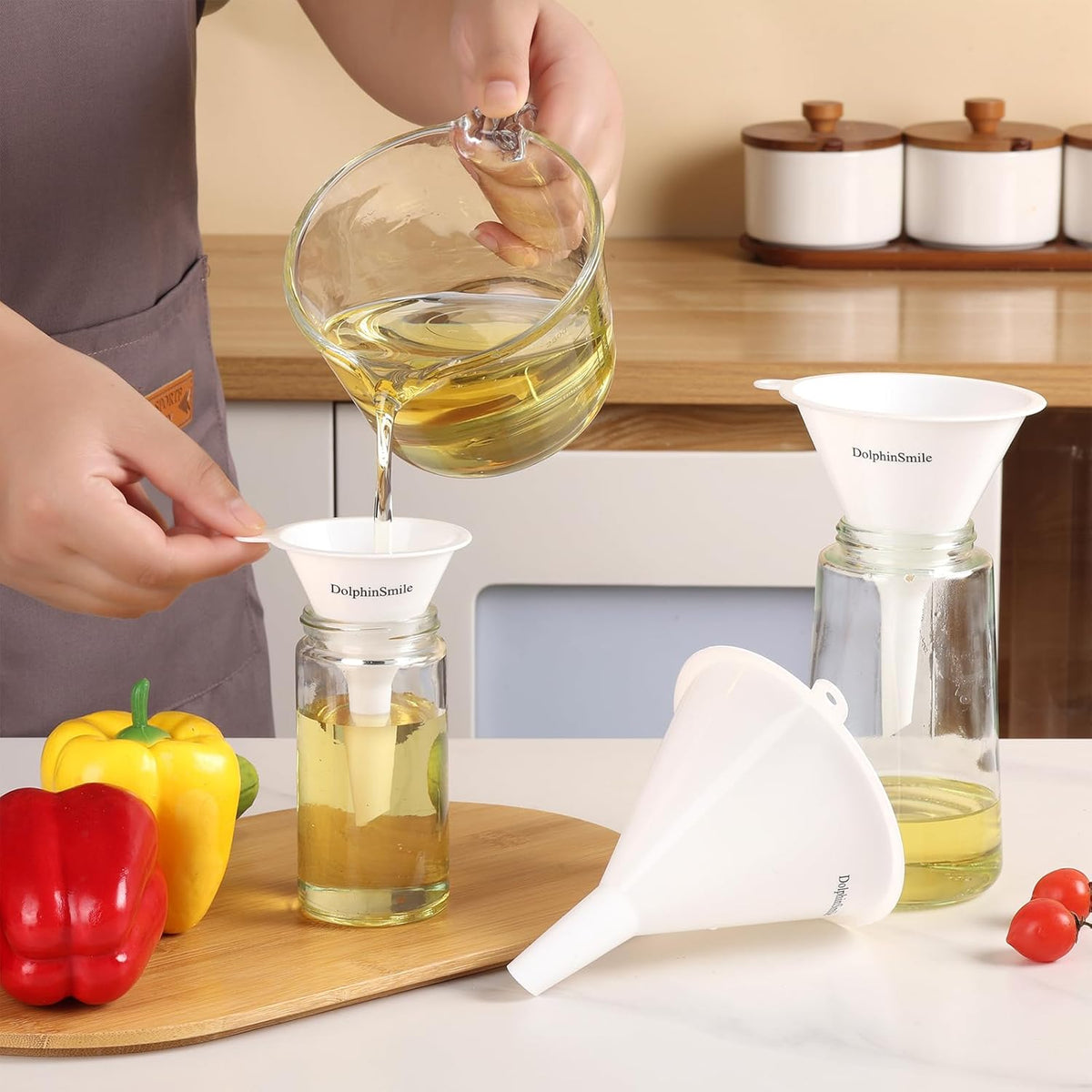 Plastic Kitchen Funnel Set of 3, Round Kitchen Funnels for Filling Bottles, Durable and Multifunctional Funnels for Filling Canning, Cooking, Lab or Car Oil (White)