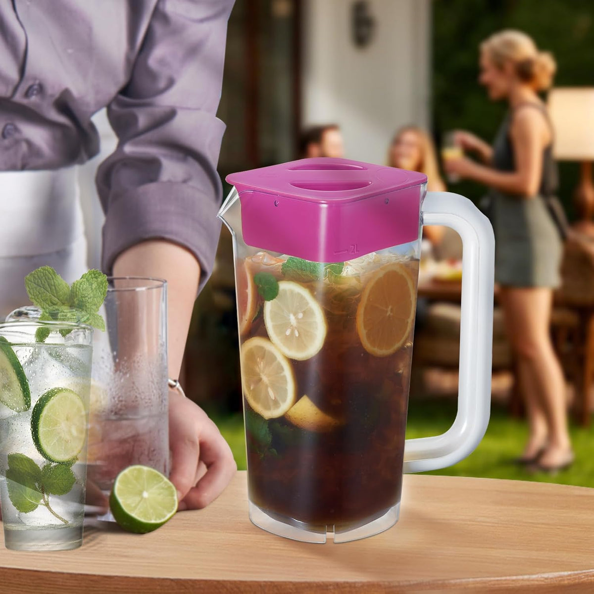 CURTA 1 Pack 2 Liters/68 oz Plastic Square Pitcher with Lid & Handle for Kitchen,ICED JUICE and Coffee Carafe Beverage Serveware, Acrylic Water Jug for Hot/Cold Drinks&lemonade