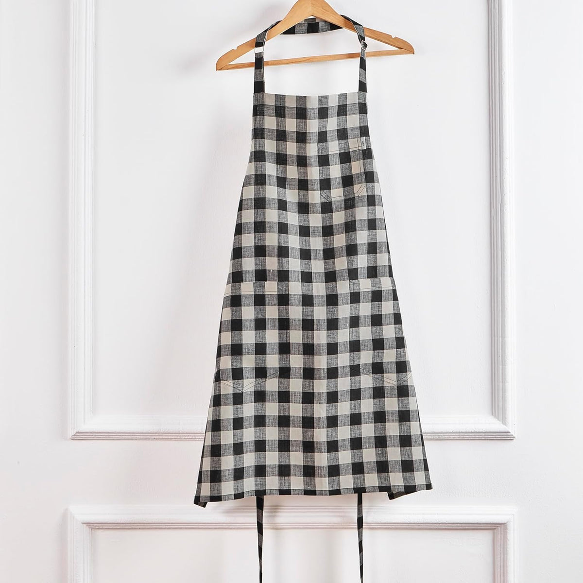 Solino Home Linen Bib Apron for Men & Women - Black and Cream Kitchen Apron with Front Pockets - Handcrafted from European Flax