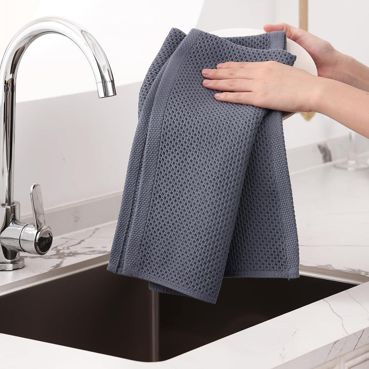 Homaxy 100% Cotton Oversized Waffle Weave Kitchen Dish Towels, Ultra Soft Absorbent Quick Drying Cleaning Towel, 20 x 28 Inches, 4-Pack, Dark Grey